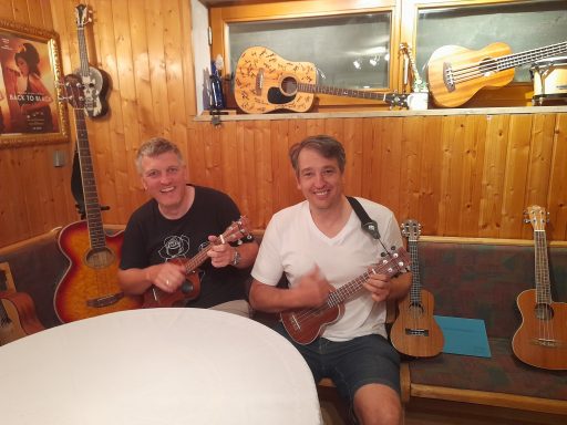 Daniel Hanika und Markus Kaindl im Ukulelenkeller